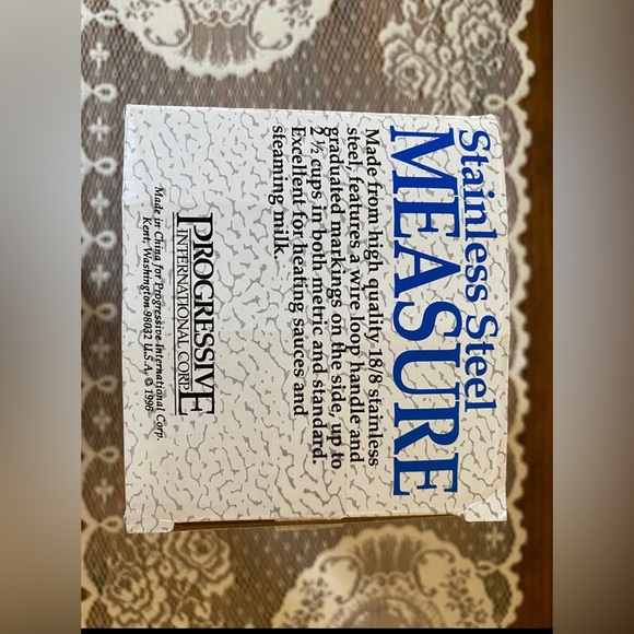 New Stainless 2 1/2 Cup Measure - Picture 7 of 7